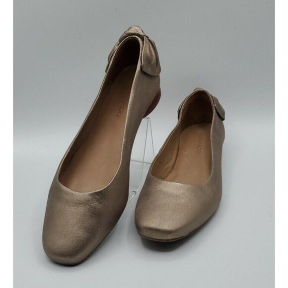 Bernardo Shoes - Bernardo Women Eloise Leather Bow Ballet Flat 7 Platinum Distressed Leather Gold